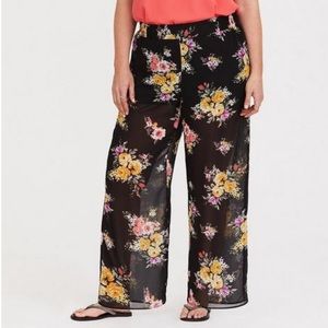 black floral chiffon pant. 🌸